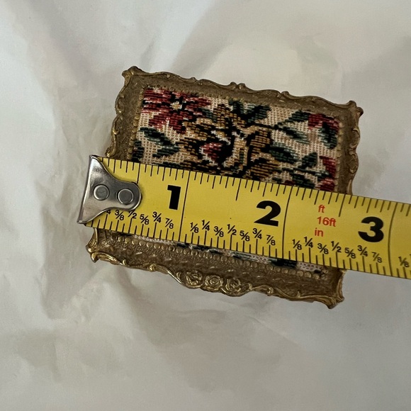 Vintage San Francisco Music Box Company Tapestry Lid Jewelry Box Gold Tone - Picture 10 of 13